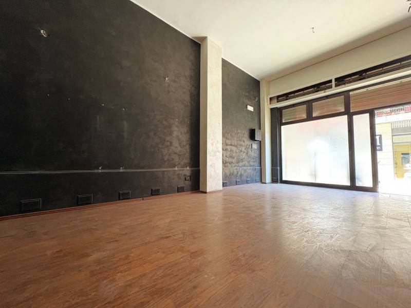 negozio in vendita a Lecce in zona Ariosto