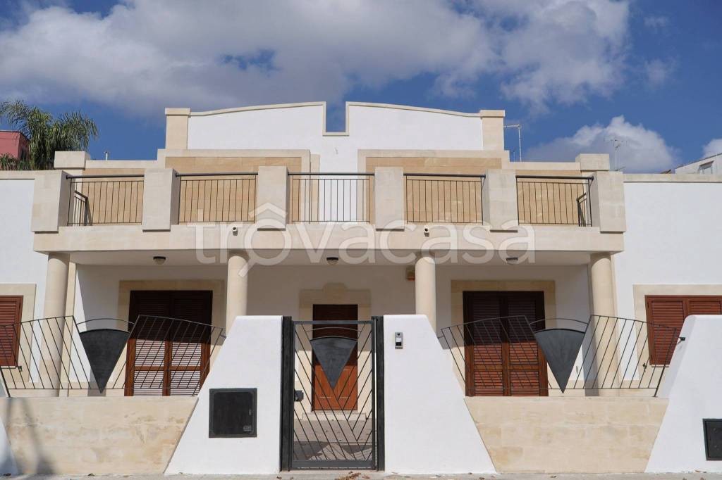 casa indipendente in vendita a Lecce in zona Leuca
