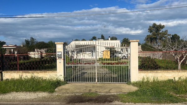 casa indipendente in vendita a Lecce in zona Torre Chianca