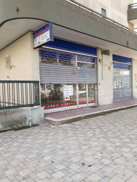negozio in vendita a Lecce in zona Leuca