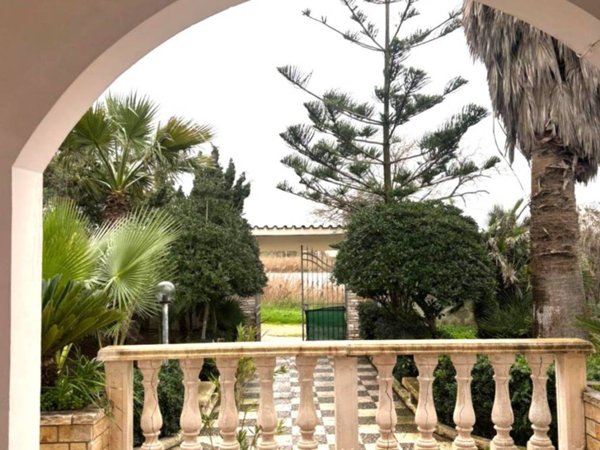 casa indipendente in vendita a Lecce in zona Torre Rinalda