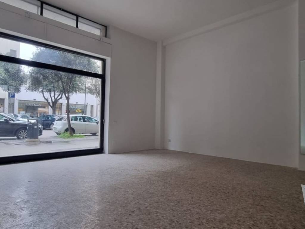 negozio in vendita a Lecce in zona Centro Città