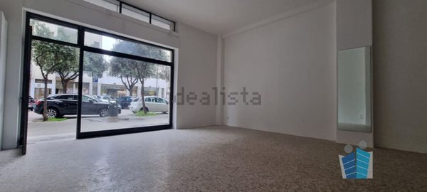 negozio in vendita a Lecce in zona Centro Città