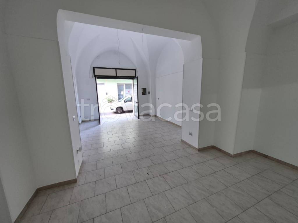 negozio in vendita a Lecce in zona Ariosto