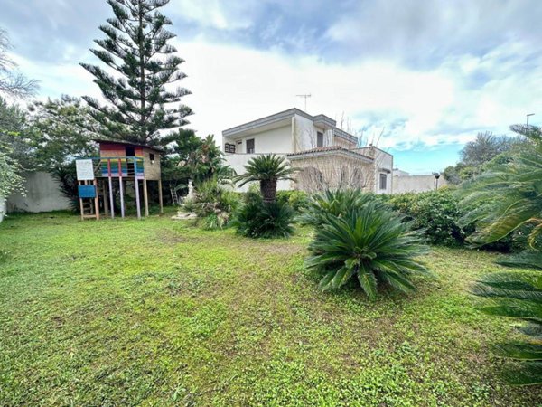 casa indipendente in vendita a Lecce in zona Leuca