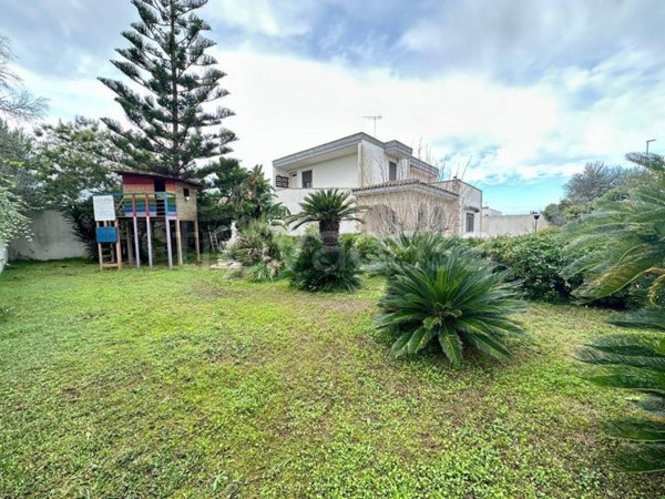 casa indipendente in vendita a Lecce in zona Leuca