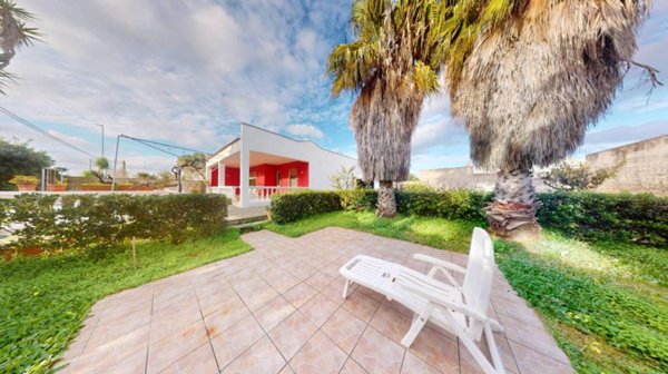 casa indipendente in vendita a Lecce in zona Torre Chianca