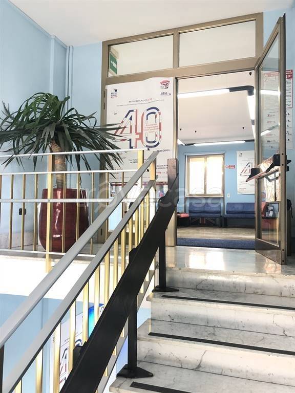 locale commerciale in vendita a Lecce in zona Partigiani