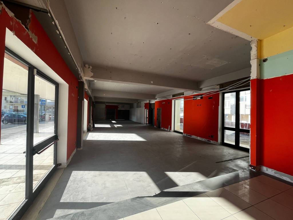 negozio in vendita a Lecce in zona Partigiani