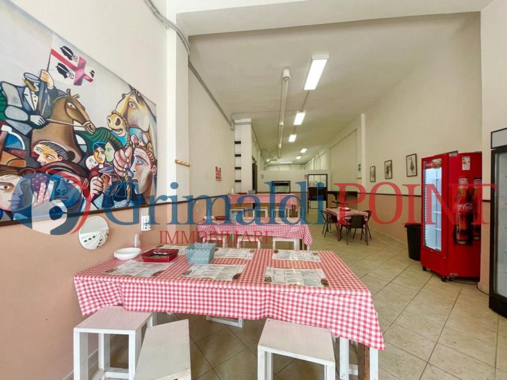 locale commerciale in vendita a Lecce