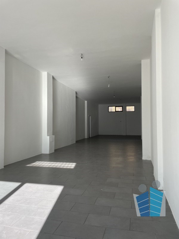 negozio in vendita a Lecce in zona Centro Città