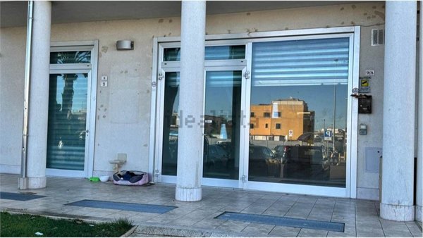 locale commerciale in vendita a Lecce