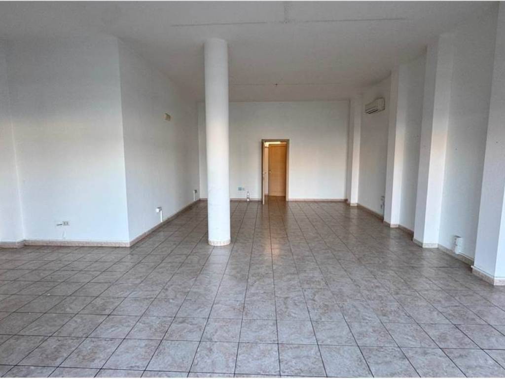 negozio in vendita a Lecce