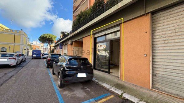 locale commerciale in vendita a Lecce