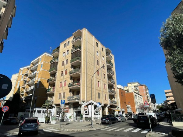 locale di sgombero in vendita a Lecce in zona Mazzini