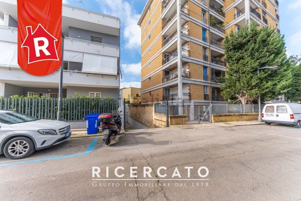 locale commerciale in vendita a Lecce