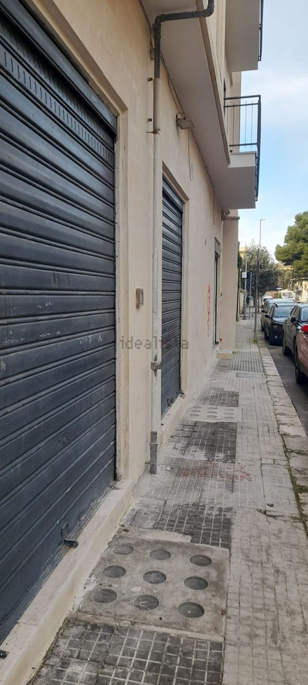 locale commerciale in vendita a Lecce in zona Centro Città
