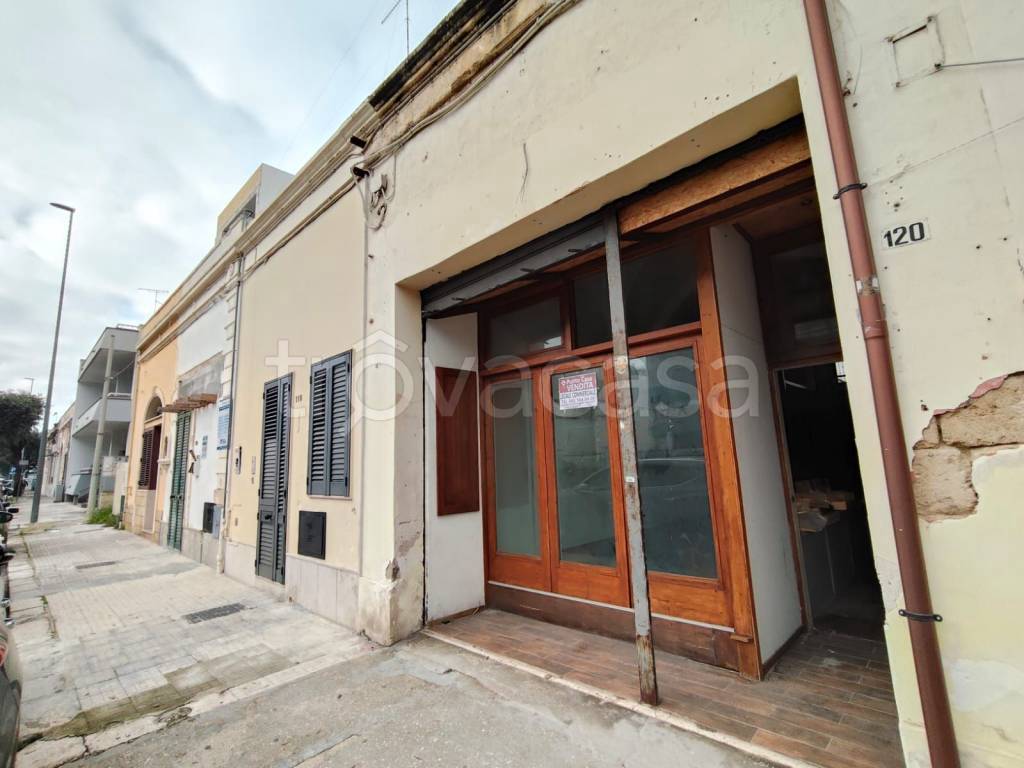 negozio in vendita a Lecce