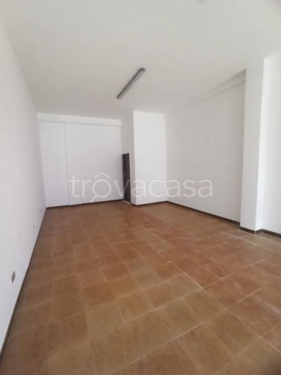 negozio in vendita a Lecce in zona Ariosto