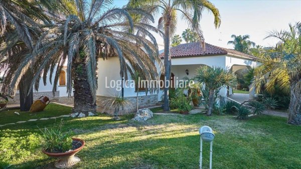 casa indipendente in vendita a Lecce in zona Santa Rosa