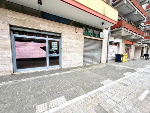 negozio in vendita a Lecce in zona Partigiani