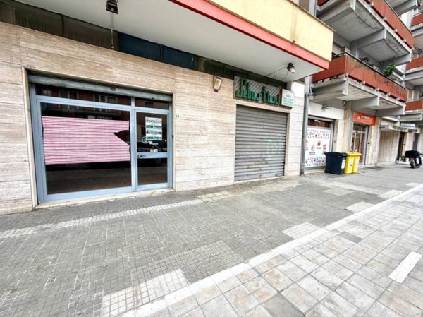 negozio in vendita a Lecce in zona Partigiani