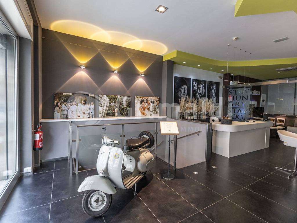 negozio in vendita a Lecce in zona Centro Città