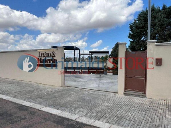locale commerciale in vendita a Lecce