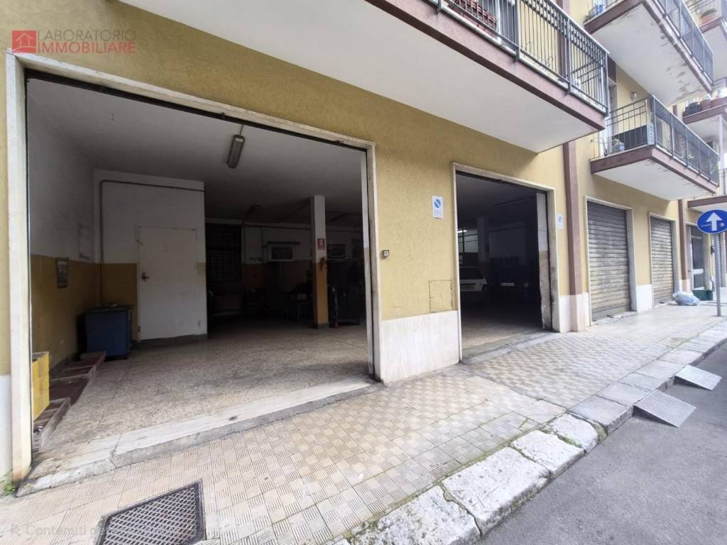 negozio in vendita a Lecce