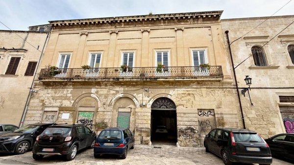 casa indipendente in vendita a Lecce in zona Centro Città