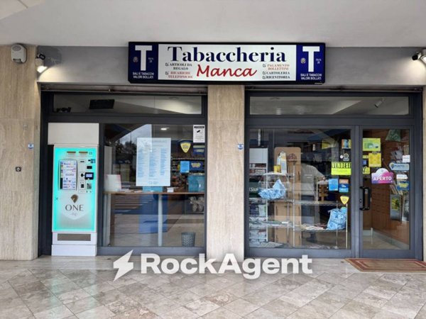negozio in vendita a Lecce in zona Stadio
