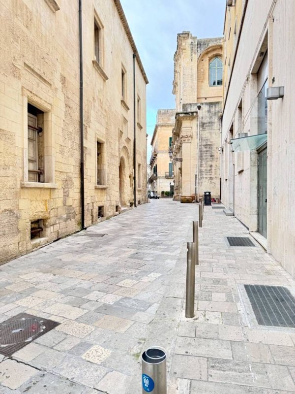 locale commerciale in vendita a Lecce in zona Centro Città