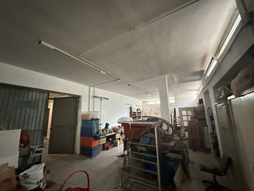 negozio in vendita a Lecce in zona Leuca