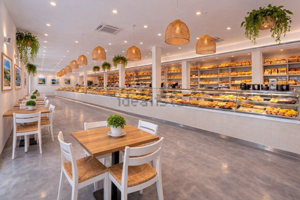 locale commerciale in vendita a Lecce