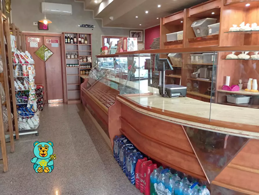 negozio in vendita a Lecce in zona Stadio