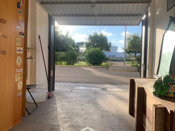 negozio in vendita a Lecce in zona Stadio