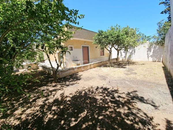 casa indipendente in vendita a Lecce in zona Torre Chianca