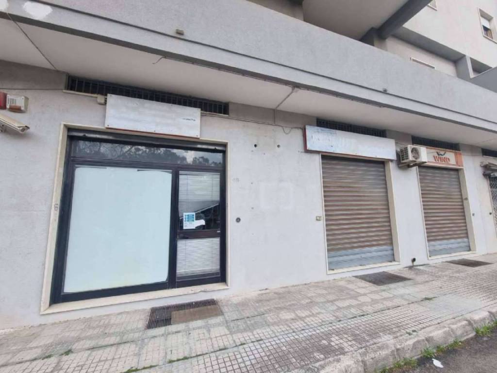 negozio in vendita a Lecce in zona Borgo Pace