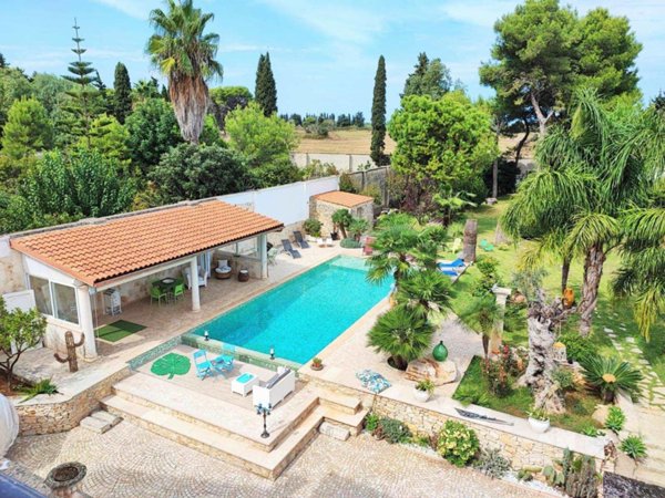 casa indipendente in vendita a Lecce in zona Partigiani