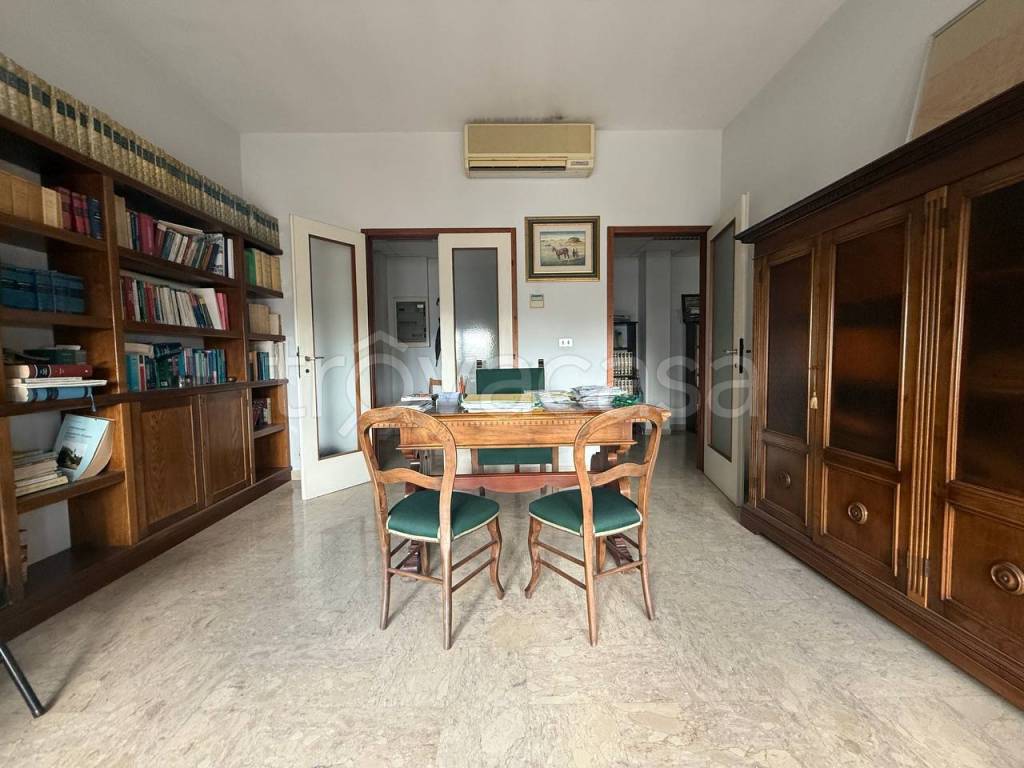 ufficio in vendita a Lecce in zona Mazzini