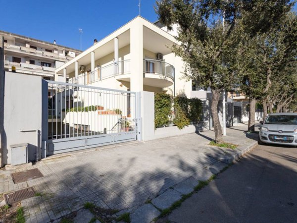 casa indipendente in vendita a Lecce in zona Stadio