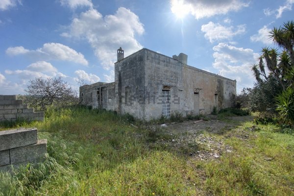 casale in vendita a Lecce