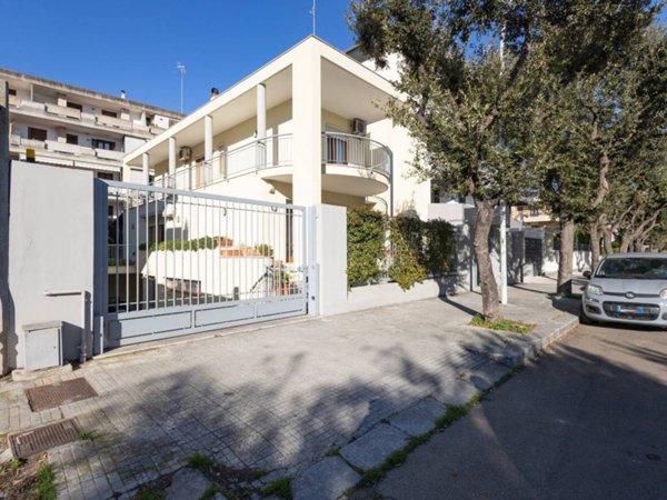 casa indipendente in vendita a Lecce in zona Stadio