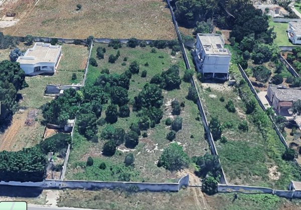 terreno edificabile in vendita a Lecce in zona Frigole