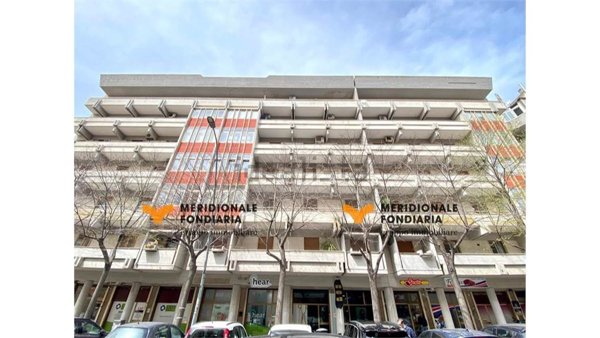 locale commerciale in vendita a Lecce in zona Partigiani