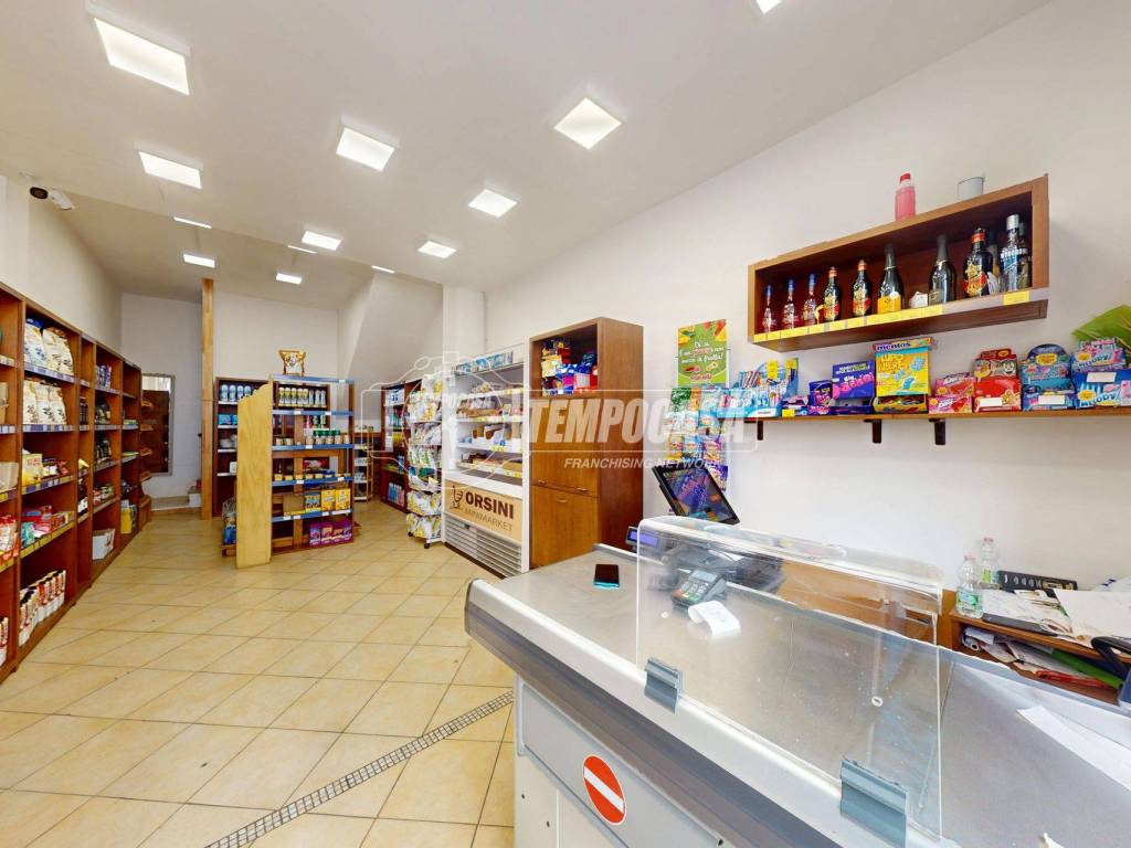 negozio in vendita a Lecce in zona Centro Città