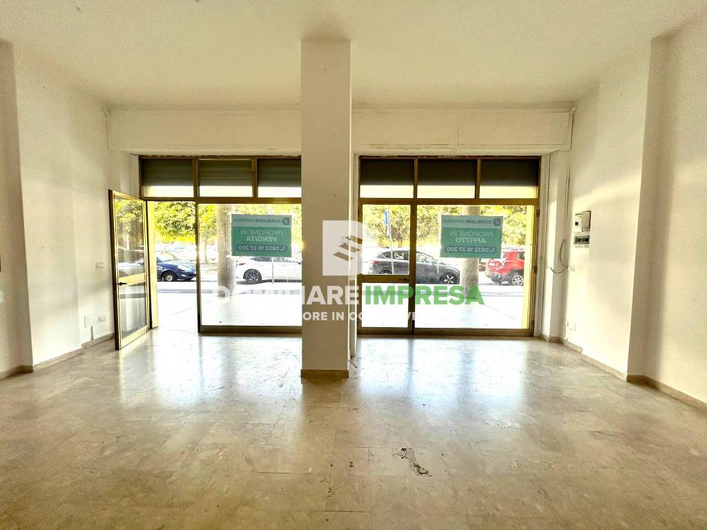 negozio in vendita a Lecce in zona Partigiani
