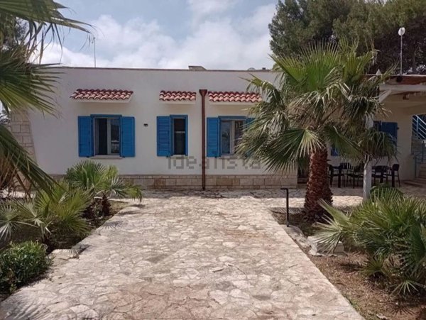 casa indipendente in vendita a Lecce in zona Torre Chianca