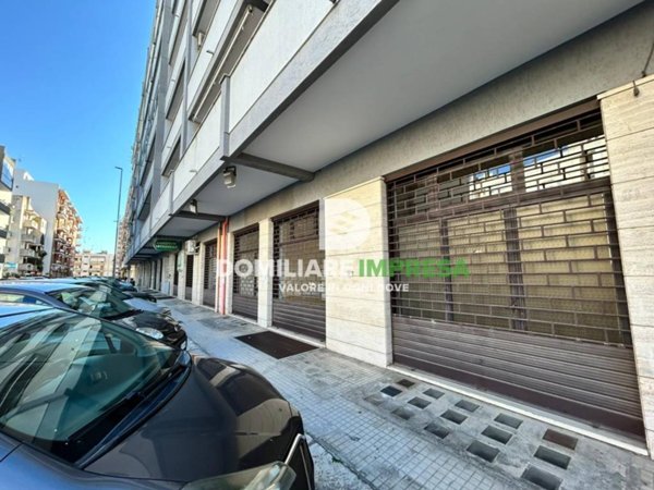 negozio in vendita a Lecce in zona Santa Rosa