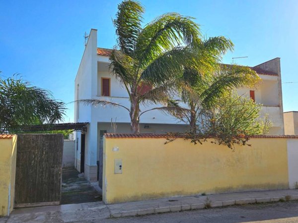casa indipendente in vendita a Lecce in zona Torre Chianca
